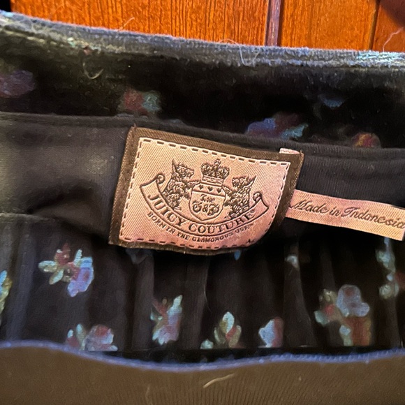 Juicy Couture velour zippered skirt set - Picture 4 of 5